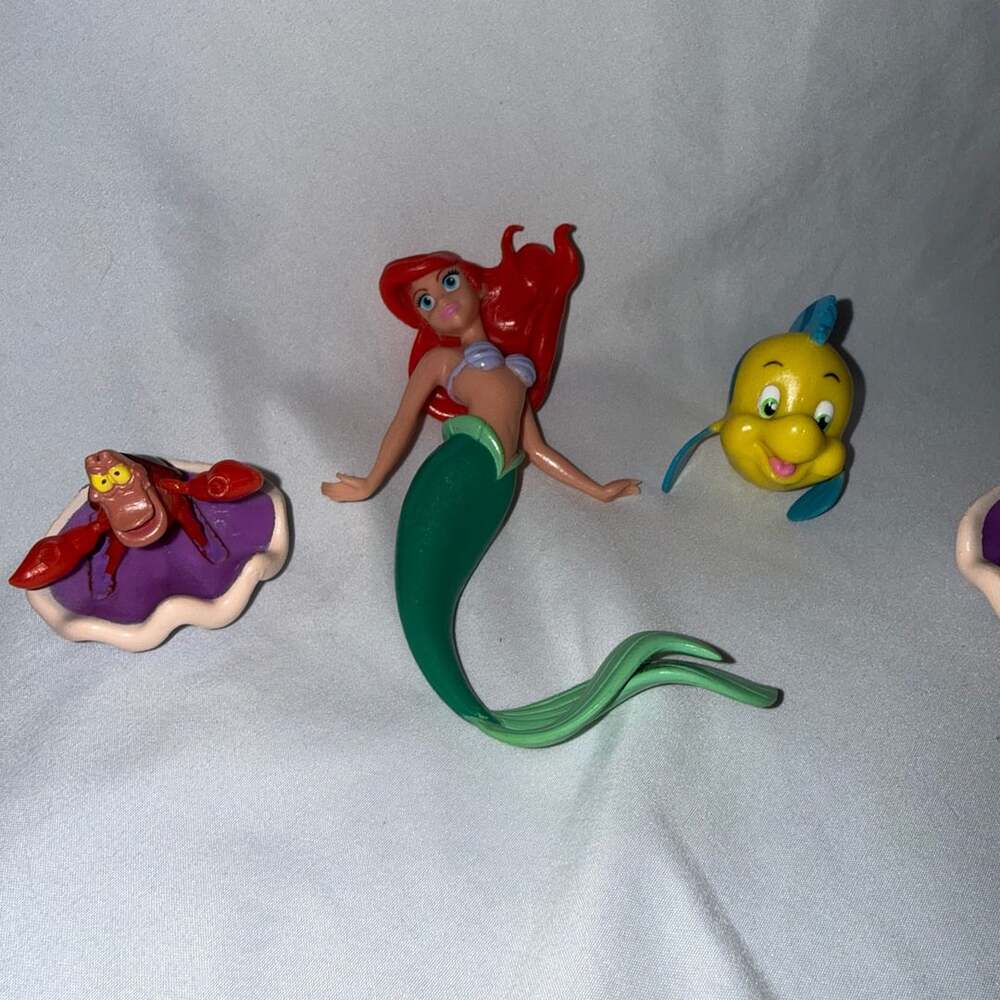 Disney Swimways Little Mermaid Ariel, Flounder, and Sebastian Dive Characters To